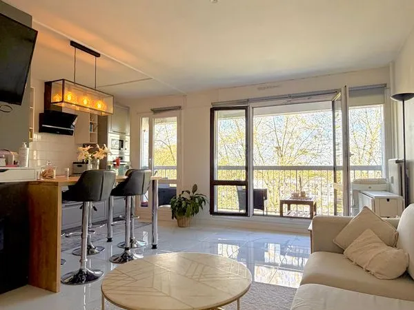 Appartement T4 Argenteuil Val sud refait à neuf 5ème étage avec ascenseur sans vis à vis, cave et bo