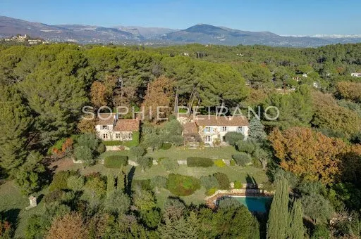 Villa 10 pièces 600 m²