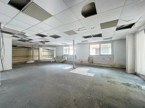 LOCAUX / BUREAUX. NICE VERNIER