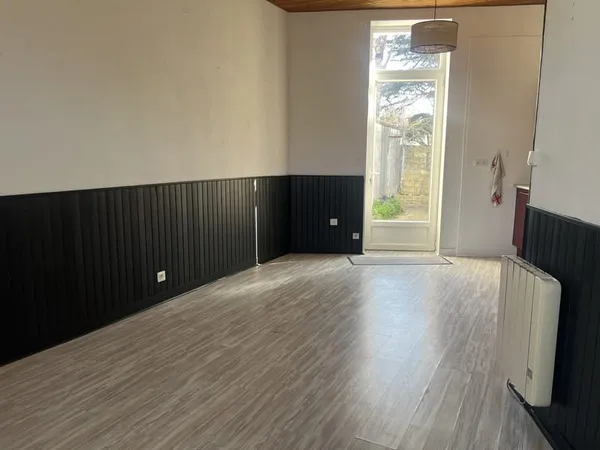 MAISON DE VILLE AVEC EXTERIEUR SUR ANGOULEME