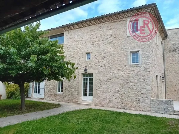 Maison 6 pièces 375 m²
