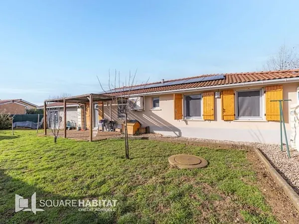 Maison de plain pied avec 593 m² de jardin