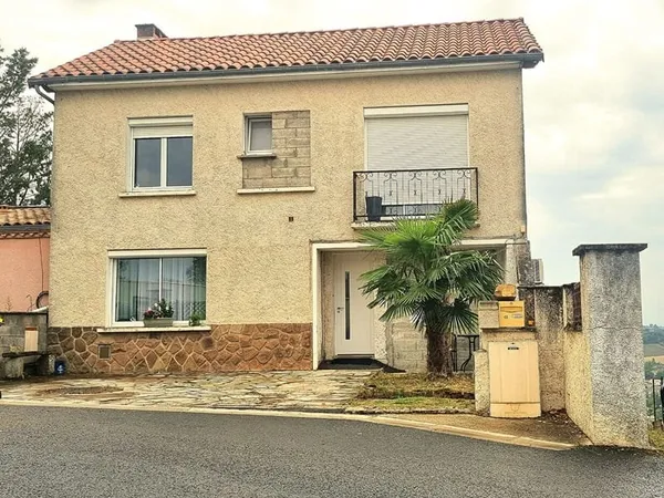 SOUS OFFRE d' ACHAT - Maison Type 4 sur deux niveaux avec vue dégagée sur terrain de 501m²