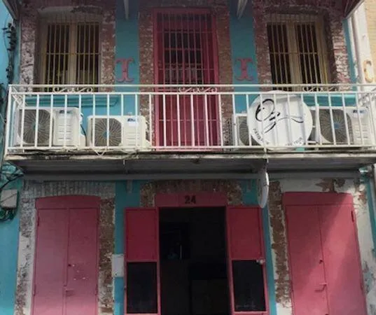 Immeuble local commercial a vendre a fort de france