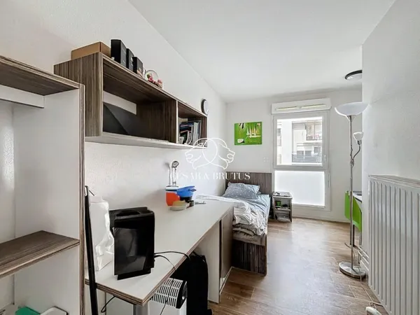 STUDIO + PARKING - BAIL COMMERCIAL - ETAGE ELEVE