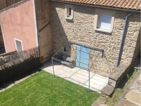 Maison aux volets bleus