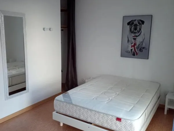 CHAMBRE MEUBLE - LA SOURCE