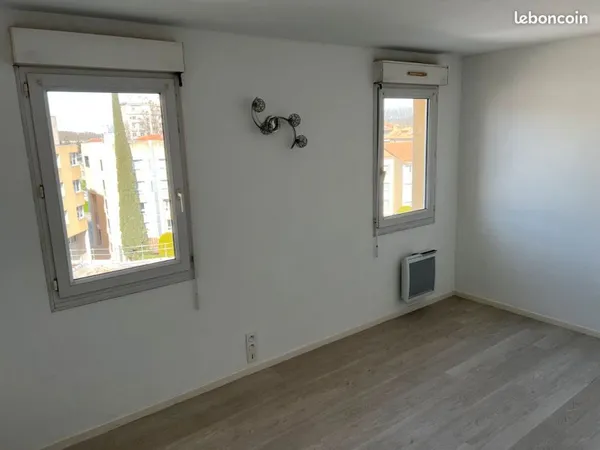 Studio refait à neuf - Vue exceptionnelle dégagée - Avignon
