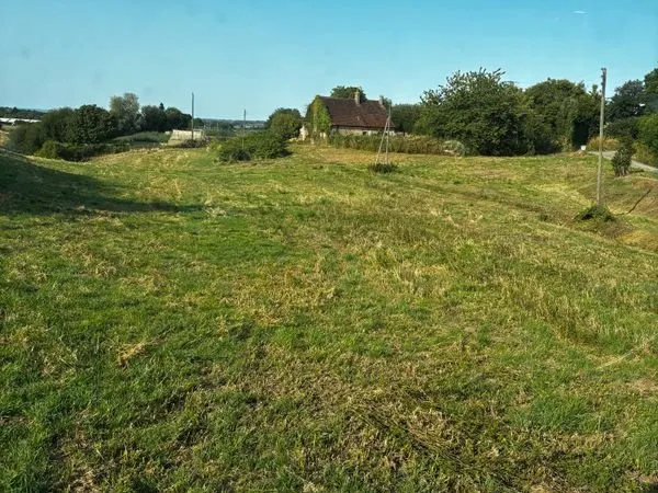 Terrain avec maison
