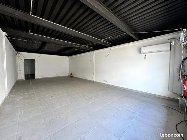 Local d'activité 72 m²