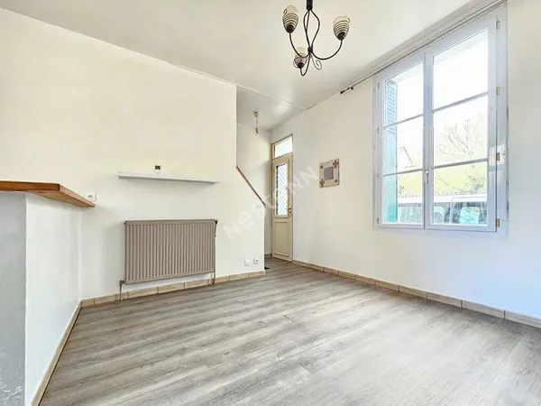 Appartement à Marines 2 pièces proche centre ville
