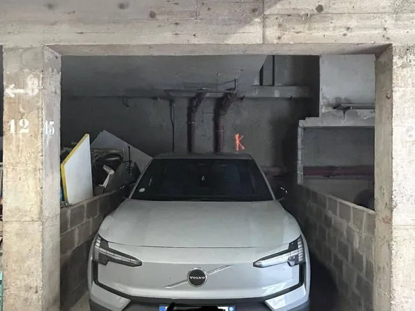 Parking 12 m²