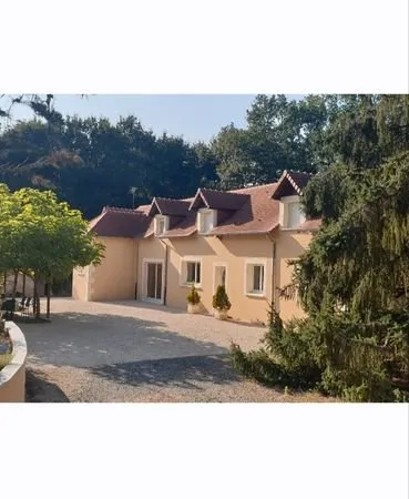 Propriété située 25min du Mans sur 2.6 hectares