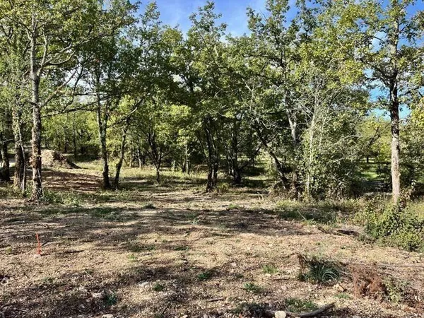 Terrain constructible 1318 m²