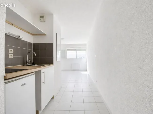 Studio 20,42 m² (Loi Carrez) - 109 000