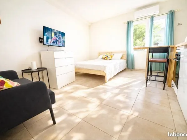 Studio Meublé avec Jardin