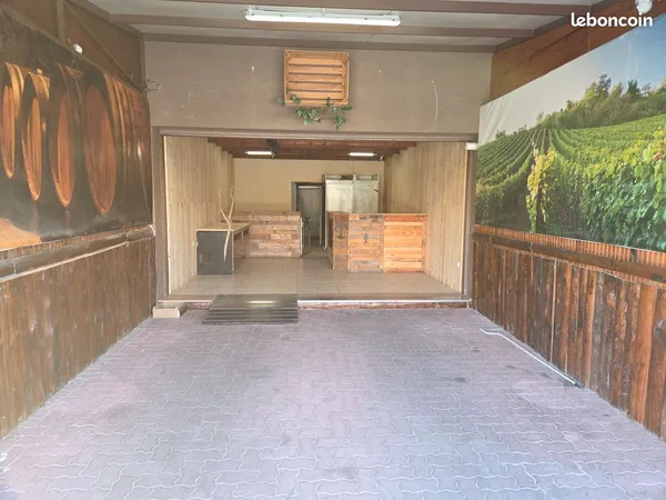 Local commercial à louer 11 000 HT