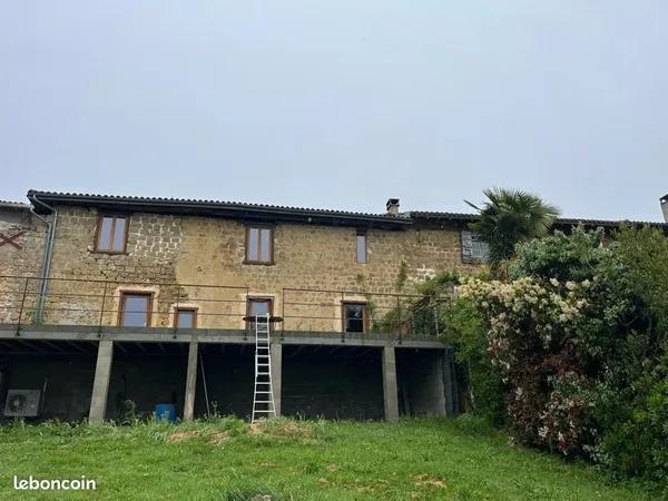 Loue maison de village