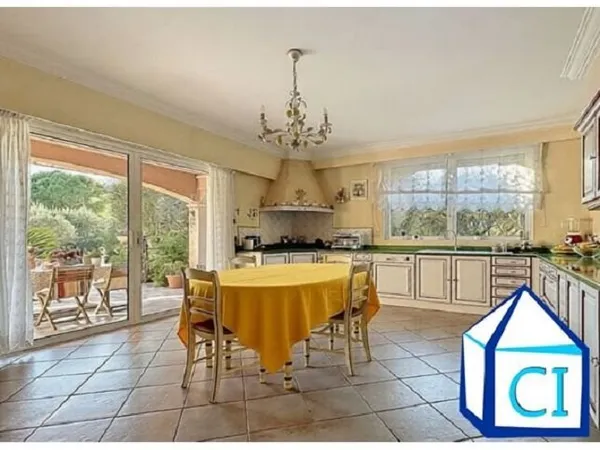 Villa T4/5 173 m2, terrain 1372 m2 piscinable