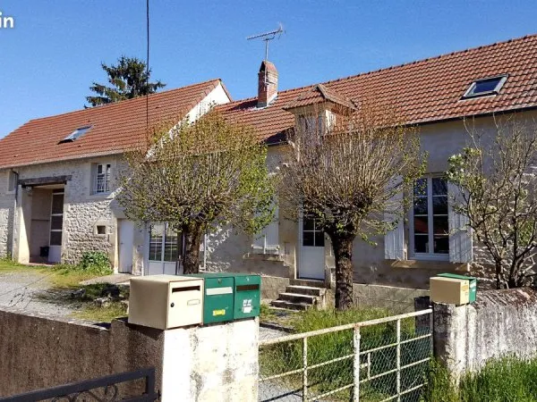 F2 meublé disponible à Sermoise village