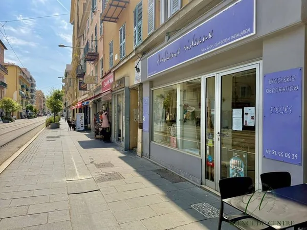 Local commercial 2 pièces 45 m²