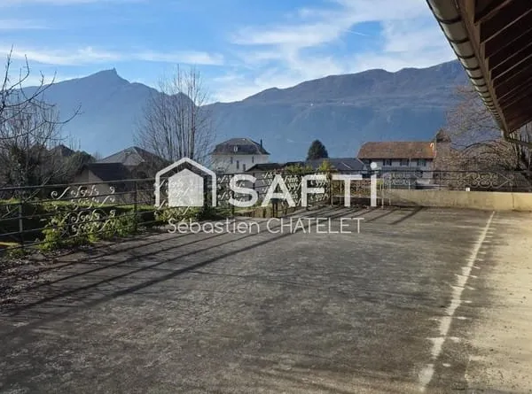 Maison 10 pièces 200 m²