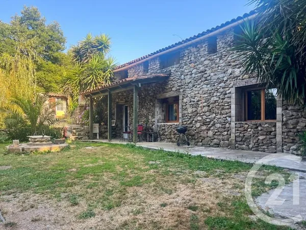 Maison 9 pièces 240 m²