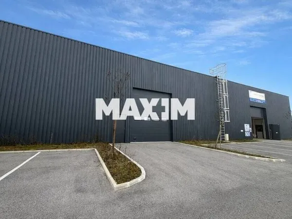 Local d'activité 261 m²