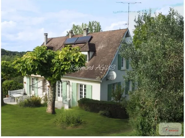Charmante maison traditionnelle de 4 chambres avec vue dégag