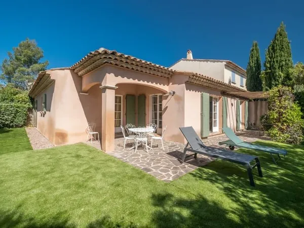 Superbe villa plain pied située sur le Domaine de St-Endréol 4 Golf & Spa Resort.