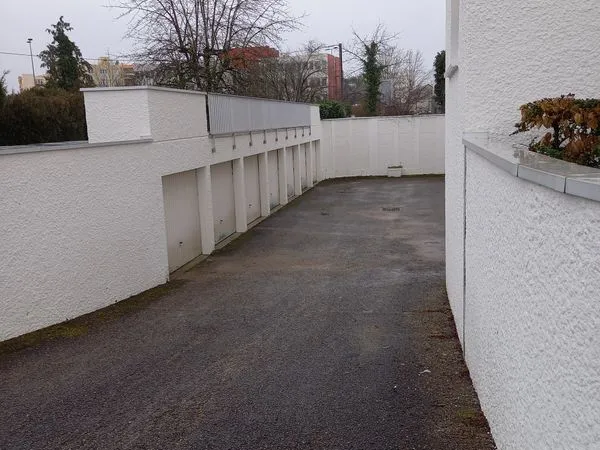 Garage fermé