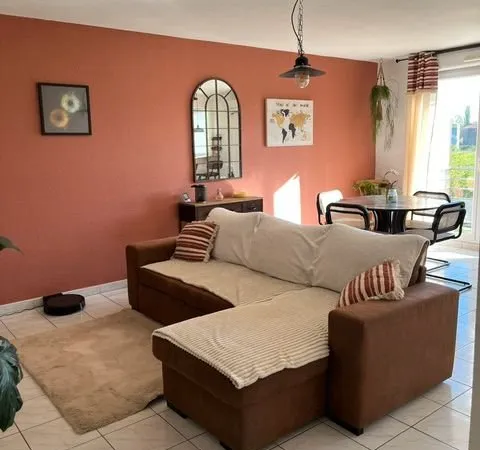 Appartement T3 rénové 62 m² avec balcon, parking et résidence sécurisée