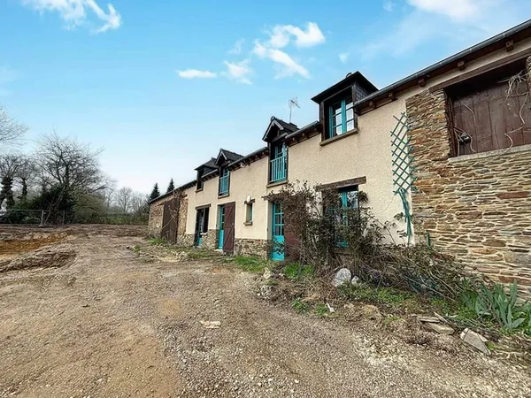 Maison à vendre à Montauban de Bretagne - 6 pièces avec fort potentiel