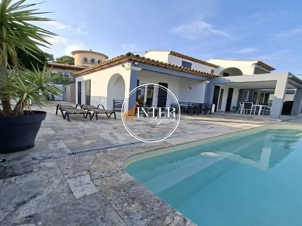 A VENDRE VILLA LES ISSAMBRES AVEC PISCINE MER