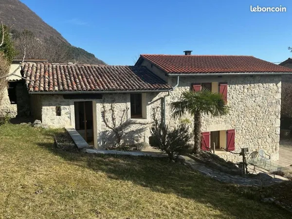 Maison 4 pièces 104 m² 350 000 euros