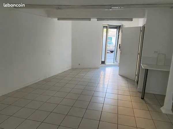 Local 40m2 plein centre