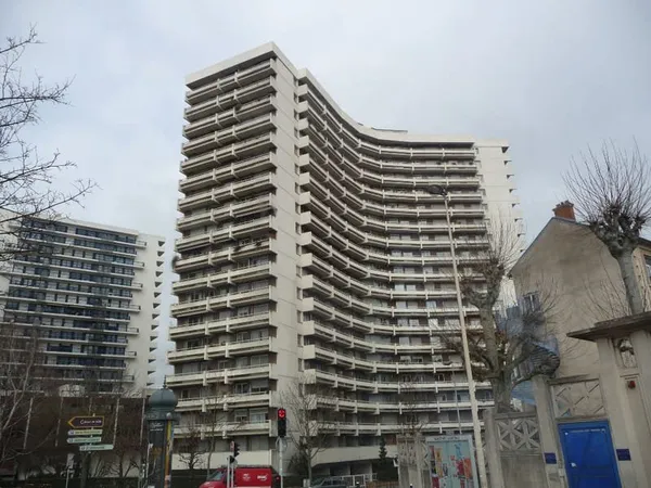 NANCY / HYPER CENTRE GARE : APPARTEMENT T1 DE STANDING AVEC