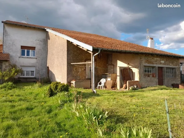 Maison avec grandes dépendances