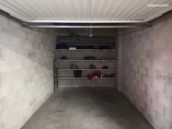 Stockage Vente Marseille   42000€