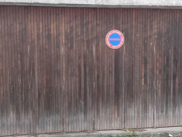 Grand garage à louer