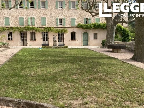 Maison 8 pièces 500 m²