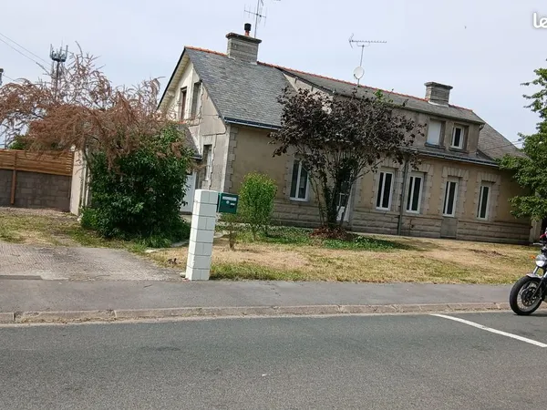 Maison et jardin clos