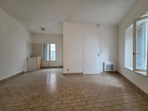 Epernon studio en centre ville