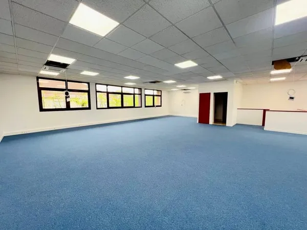 Bureaux 150 m²