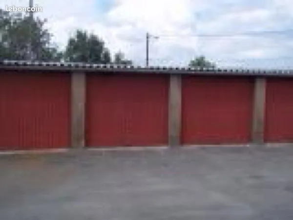 Garde meubles /parking/garage