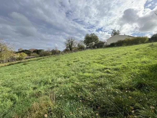 Terrain constructible 1572 m²