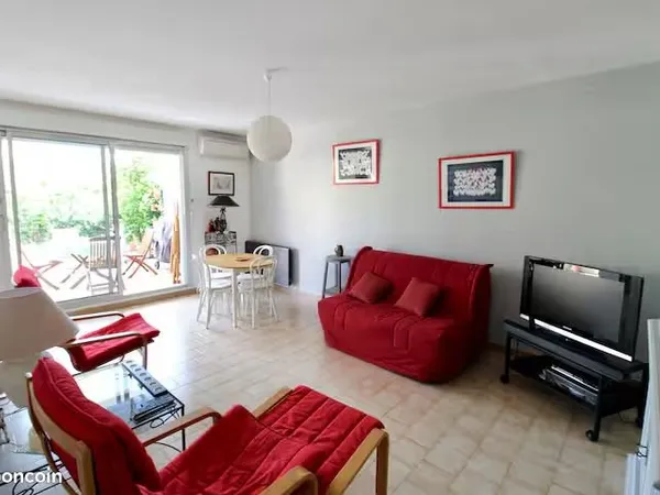 Bord de mer, appartement climatisé au rez de chaussé - 2 chambres - Terrasse - Jardin - Cellier - Ga