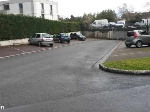 PARKING à louer