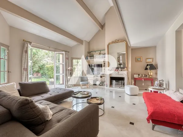 Maison Rueil Malmaison 7 pièce(s) 163.03 m2