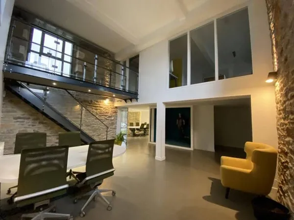 Bureaux 210 m²